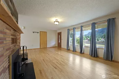 102 W Adams Avenue, Morton, WA 98356 - Photo 4