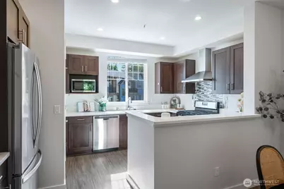 5985 185th Court NE #1-301, Redmond, WA 98052 - Photo 10