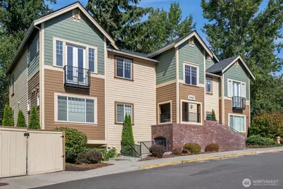 5985 185th Court NE #1-301, Redmond, WA 98052 - Photo 2