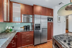 2033 2nd Ave, Seattle, WA 98121 - Photo 12