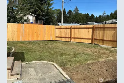 325 Hawthorne Street, Burlington, WA 98233 - Photo 24