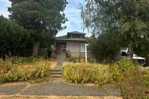 3210 NW 69th St, Seattle, WA 98117 - Photo 2