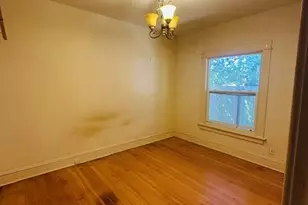 3210 NW 69th St, Seattle, WA 98117 - Photo 8