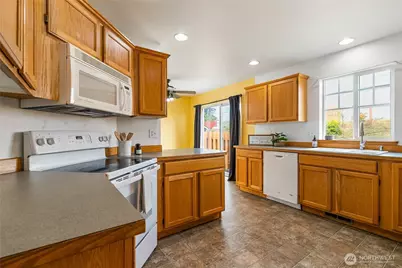 1425 Spruce Street, Lynden, WA 98264 - Photo 12