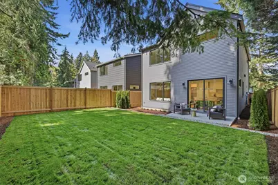 10026 Slater Avenue NE, Kirkland, WA 98033 - Photo 2