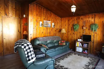 230 Pine Cliffs Drive, Naches, WA 98937 - Photo 8