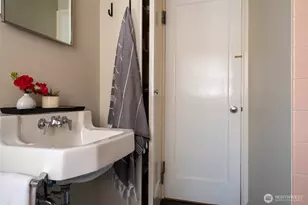 4569 Point White Dr NE, Bainbridge Island, WA 98110 - Photo 16