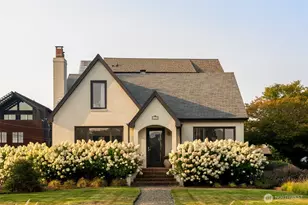 4569 Point White Dr NE, Bainbridge Island, WA 98110 - Photo 2