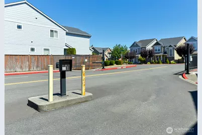 9425 133rd Street E, Puyallup, WA 98373 - Photo 4