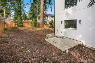 1404 N 136th St, Seattle, WA 98125 - Photo 12