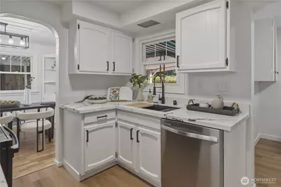825 8th St NW, Puyallup, WA 98371 - Photo 10