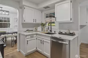 825 8th St NW, Puyallup, WA 98371 - Photo 10