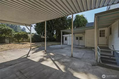 825 8th St NW, Puyallup, WA 98371 - Photo 32
