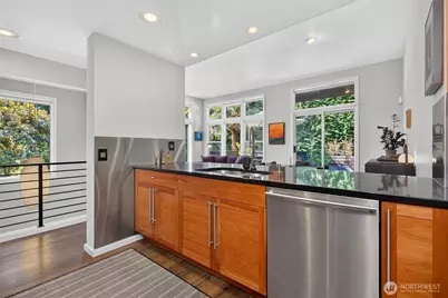 2518 E Roy Street, Seattle, WA 98112 - Photo 12