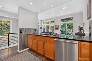 2518 E Roy St, Seattle, WA 98112 - Photo 12