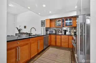 2518 E Roy St, Seattle, WA 98112 - Photo 10