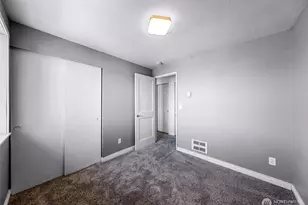 1015 S 25th St, Mount Vernon, WA 98274 - Photo 32