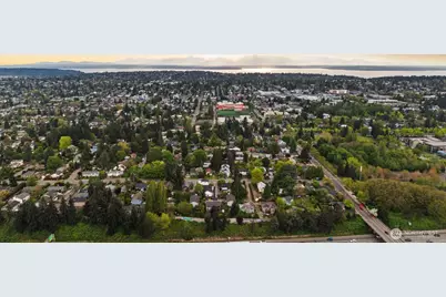 9024 Corliss Avenue N #B, Seattle, WA 98103 - Photo 32