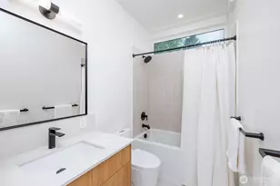 2011 NE 123rd St, Seattle, WA 98125 - Photo 28