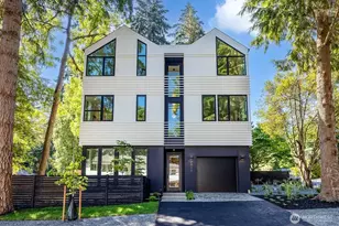 2011 NE 123rd St, Seattle, WA 98125 - Photo 2