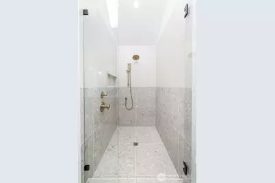 2011 NE 123rd Street, Seattle, WA 98125 - Photo 22