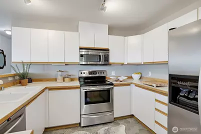 22122 41st Avenue S #301, Kent, WA 98032 - Photo 6