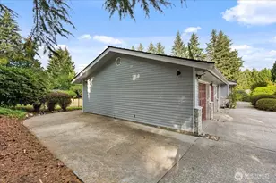 701 175th St SW, Bothell, WA 98012 - Photo 38