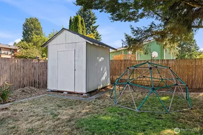 15827 NE 110th Street, Redmond, WA 98052 - Photo 36