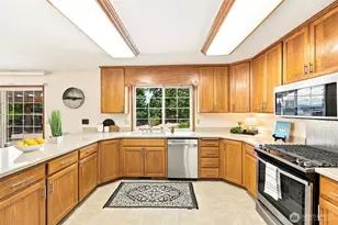 19009 10th Ave Ct E, Spanaway, WA 98387 - Photo 10