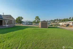 2331 NW Columbia Ave, East Wenatchee, WA 98802 - Photo 8
