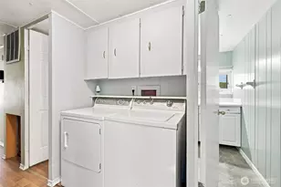 2424 S 260th St, Kent, WA 98032 - Photo 10