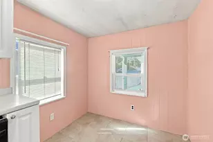 2424 S 260th St, Kent, WA 98032 - Photo 6