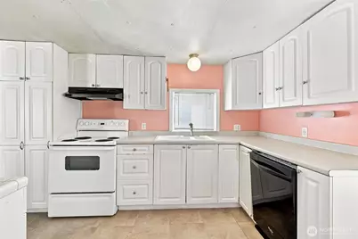 2424 S 260th Street, Kent, WA 98032 - Photo 4