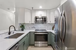 975 Aberdeen Ave NE, Renton, WA 98056 - Photo 8