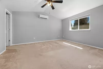 8304 65th Place NE, Marysville, WA 98270 - Photo 6
