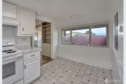 18930 98th Avenue NW, Stanwood, WA 98292 - Photo 22