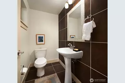 9613 Roosevelt Way NE #B, Seattle, WA 98115 - Photo 24