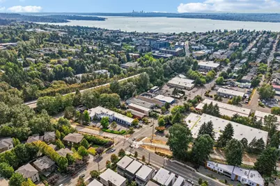 8710 112th Avenue NE #B, Kirkland, WA 98033 - Photo 34