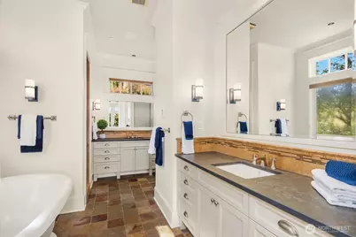 4102 100th Avenue SE, Mercer Island, WA 98040 - Photo 16