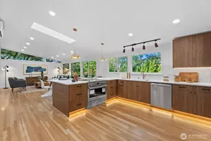 8009 28th Ave NE, Seattle, WA 98115 - Photo 12