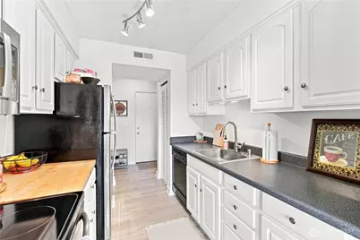 9926 NE 116th Street #302, Kirkland, WA 98034 - Photo 8