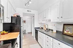 9926 NE 116th St, Kirkland, WA 98034 - Photo 8