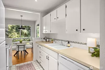 12631 NE 9th Place #C205, Bellevue, WA 98005 - Photo 8
