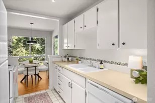 12631 NE 9th Pl, Bellevue, WA 98005 - Photo 8