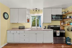 2001 30th St, Bellingham, WA 98225 - Photo 8