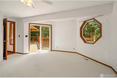 19510 SE May Valley Road, Issaquah, WA 98027 - Photo 18