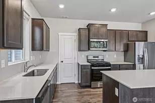 18910 Liberty Ridge Ln E, Puyallup, WA 98374 - Photo 8