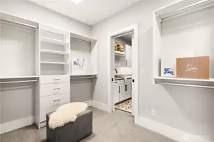 10402 NE 15th St, Bellevue, WA 98004 - Photo 16