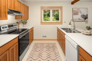 9190 NE Ruys Ln, Bainbridge Island, WA 98110 - Photo 12