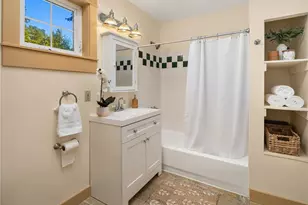 9190 NE Ruys Ln, Bainbridge Island, WA 98110 - Photo 18